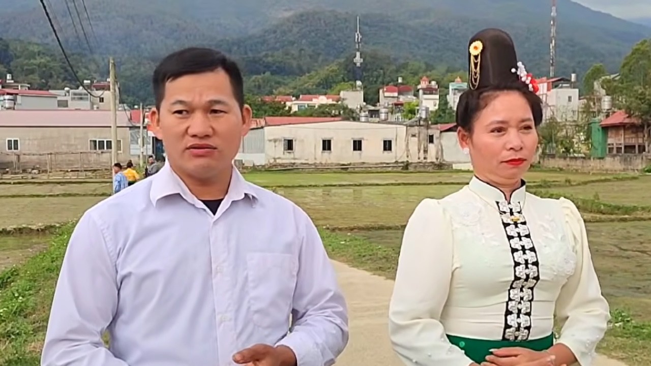 Gặp gỡ và hát giao duyên đầu tiên giữa Lò Chính & Lò Son | Khắp Thái