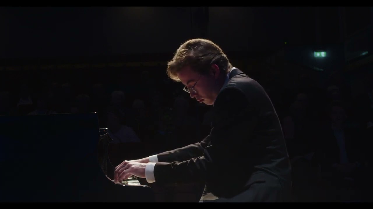 Nikita Khnykin plays Grieg