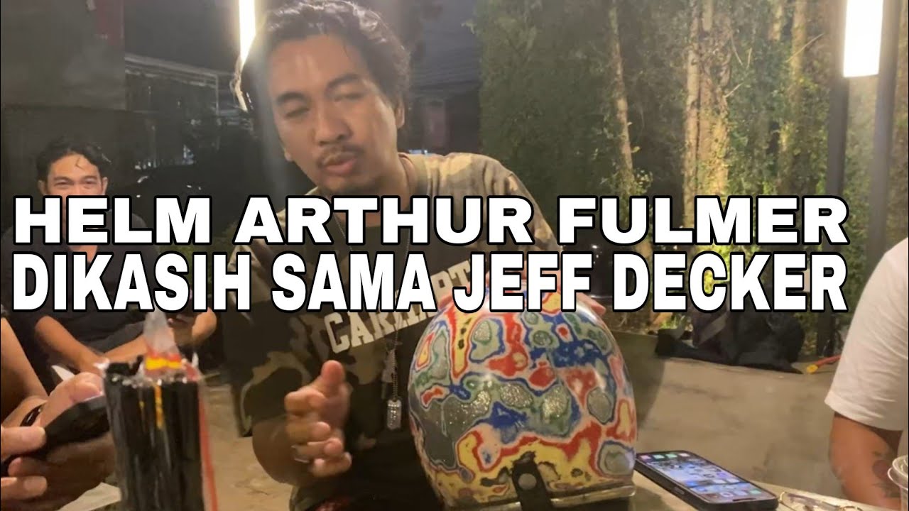 Ngobrol seru Helm Arthur Fulmer milik Heret Elders Garage.
