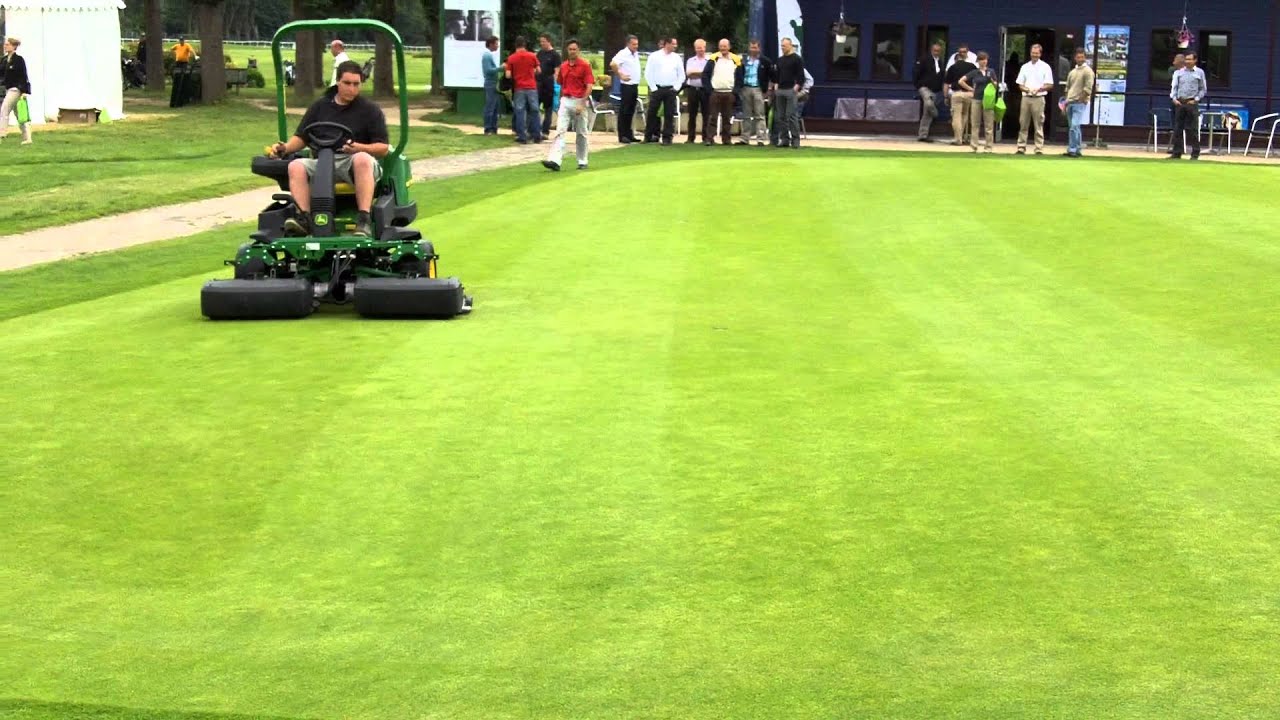 JOHN DEERE : Tondeuse de greens autoportée série 2500 E hybride E-cut