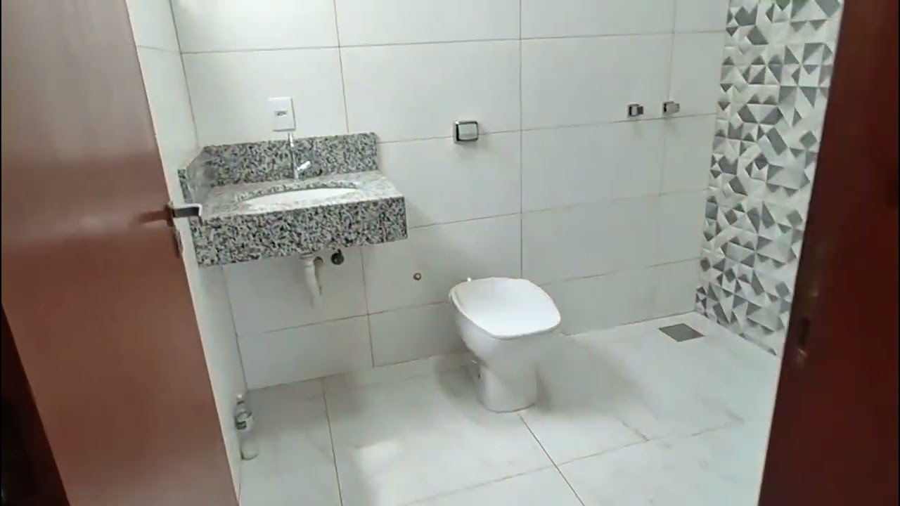 Casa à venda em Cerquilho/SP, possui 3 quartos, (1 suíte), sala e cozinha integradas.