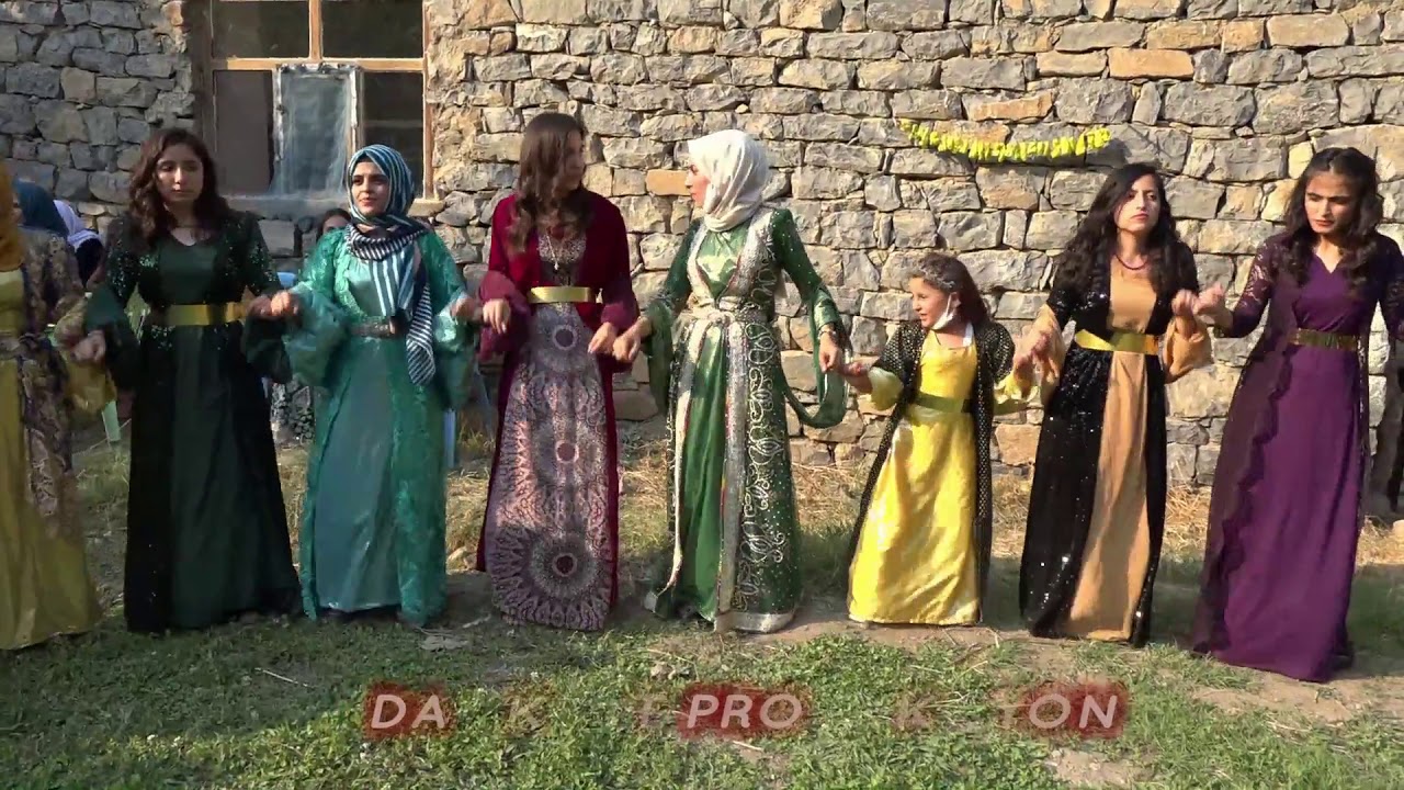 HAKKARİ DÜĞÜNLERİ(ÜZÜMCÜ KÖYÜ) Şefika & Sinan DÜĞÜN TÖRENİNDEN( 2)ÇİFTİMİZE MUTLULUKLAR DİLERİZ...