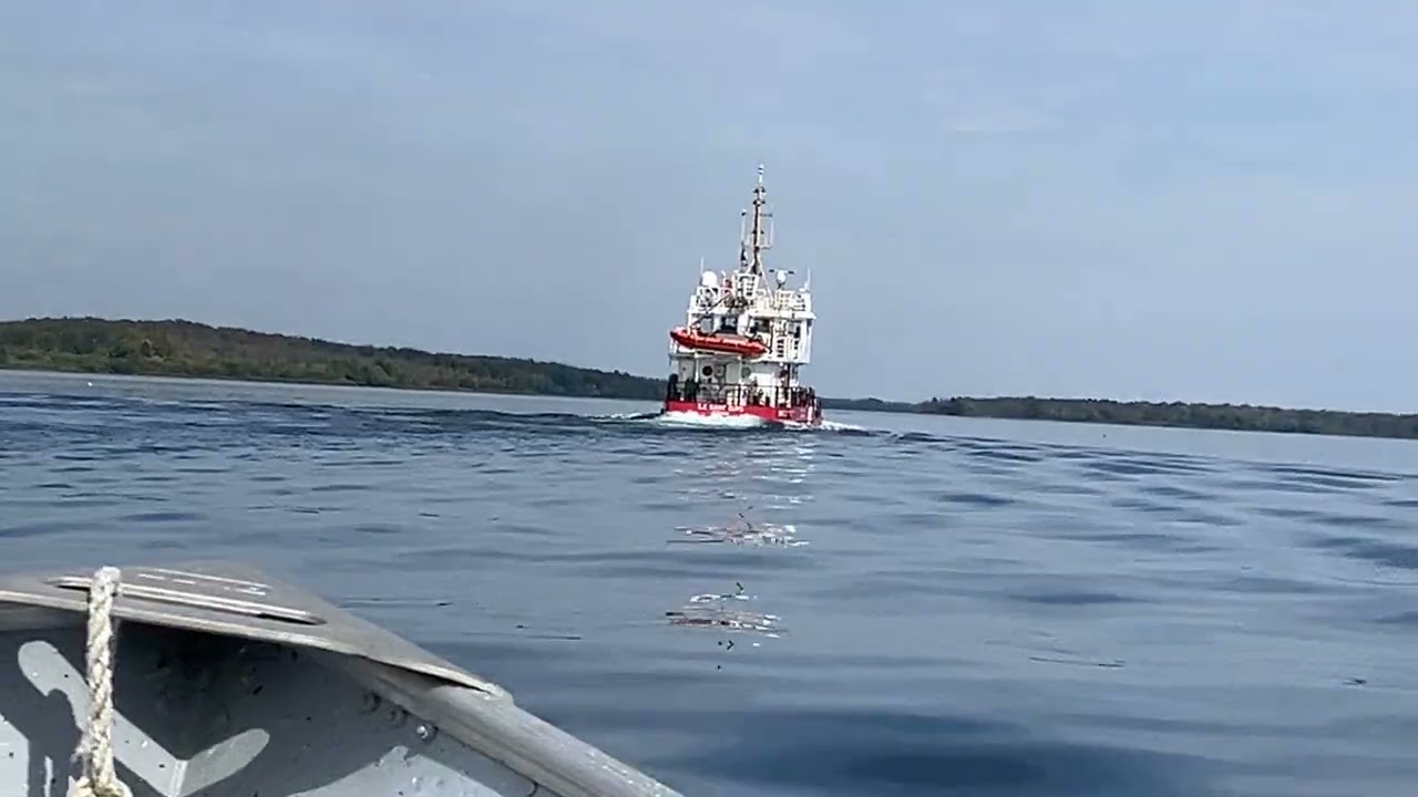 Canadien Coast Guard Bouy Tender: Ils Saint Ours