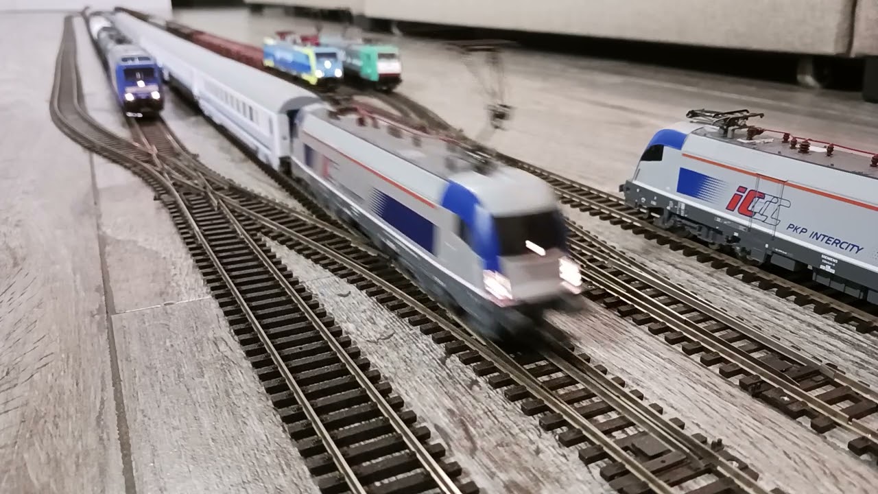 PIKO H0 1:87 PKP Towary na bok jadą IC
