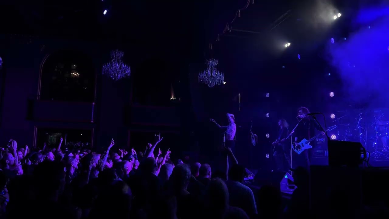 Nov 17, 2025- the darkness the Fillmore San Francisco 