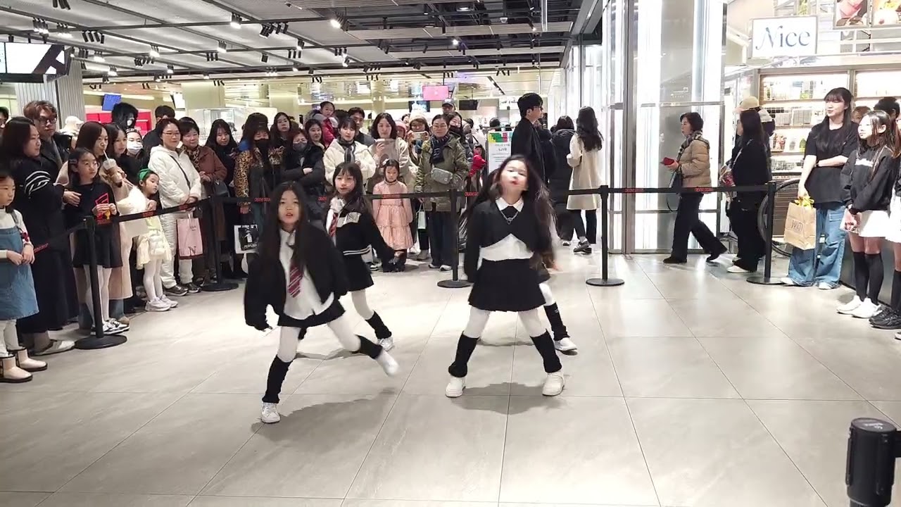 20250201 더현대 @피크닉팝 도깨비불 @aespa  #illusion  #피크닉팝 #picnicpop