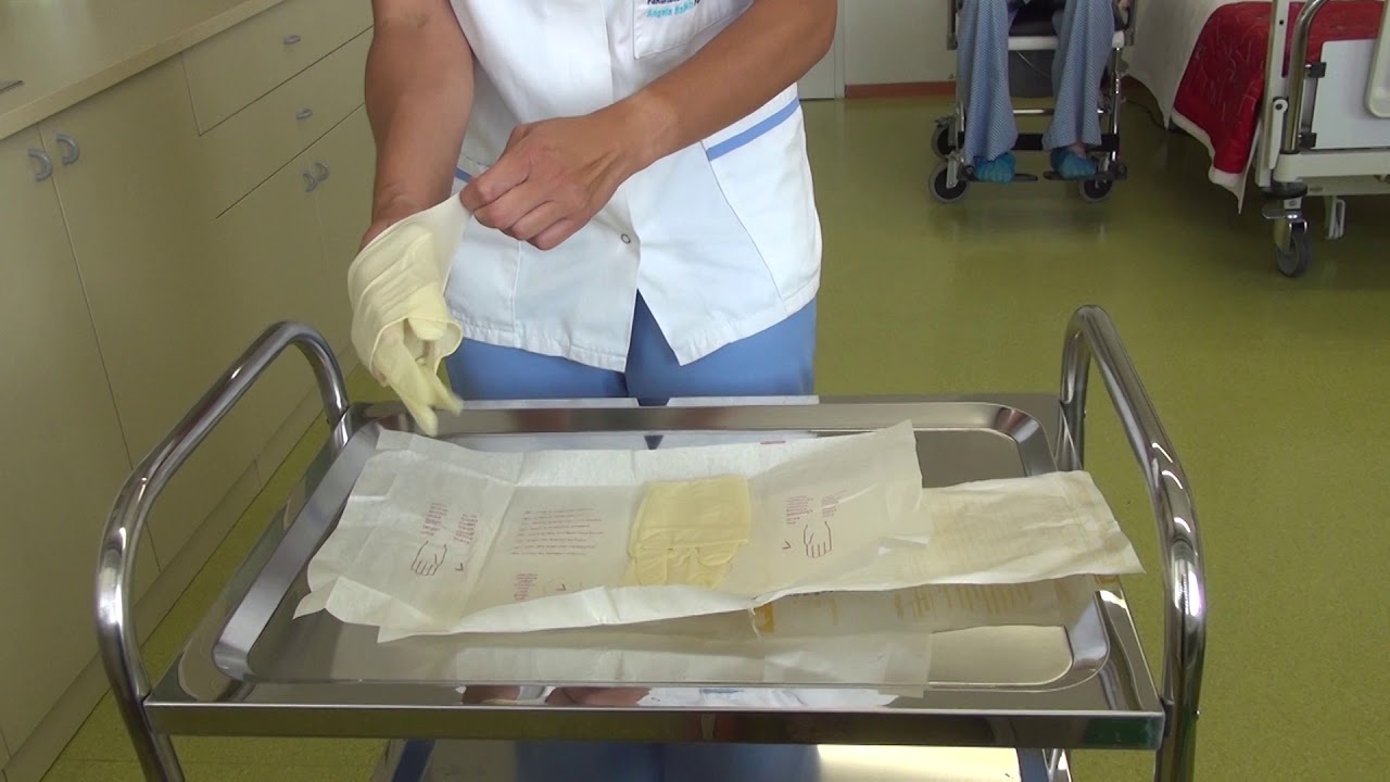 Oblačenje in slačenje sterilnih rokavic