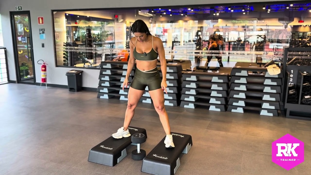 Agachamento sumô com step - Execução correta