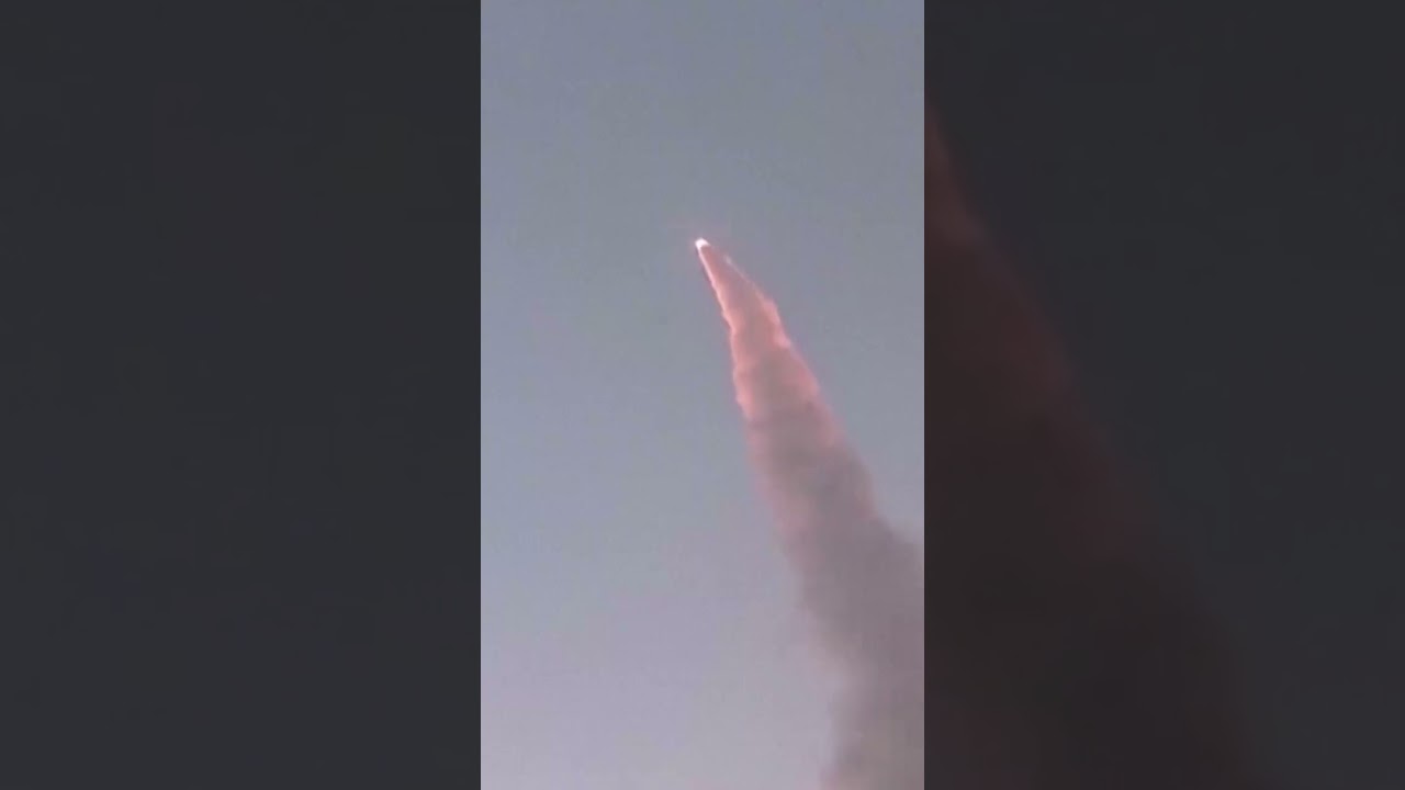 Северная Корея выпустила ракетный залп через несколько часов после дипломатической встречи Трампа...