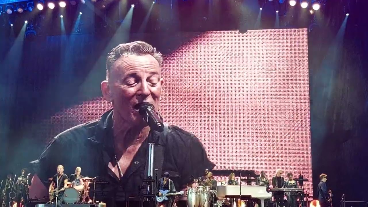 Bruce Springsteen - Glory Days+Bobby Jean (Barcelona, April 28, 2023)