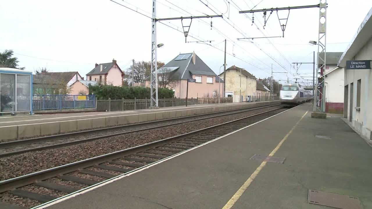 France Strikes: What is the SNCF?
