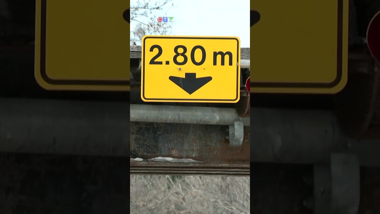 Ученик из Виннипега получил сотрясение мозга в результате аварии автобуса.