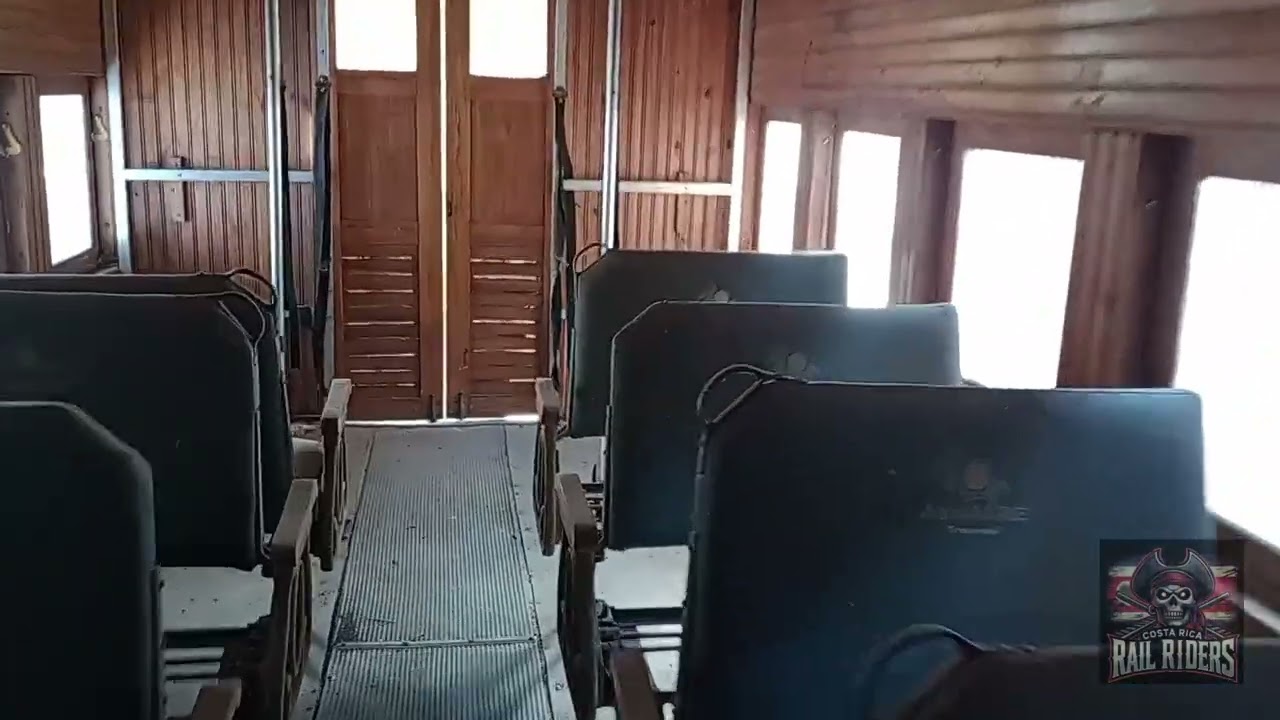 Dentro de vagones de pasajeros..