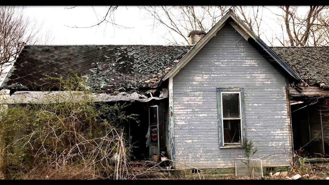 #71 Abandoned House plenty left behind!