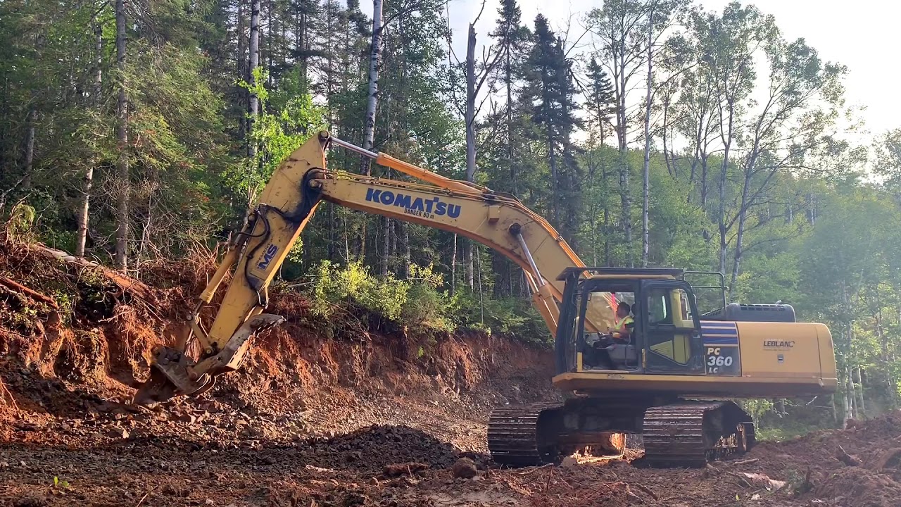 Travaux en voirie forestière sur le chantier de Pelegrin ( Chandler )