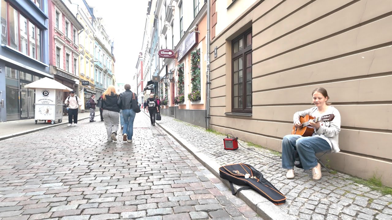14 hours in Riga, socially inept man walks around 🇱🇻