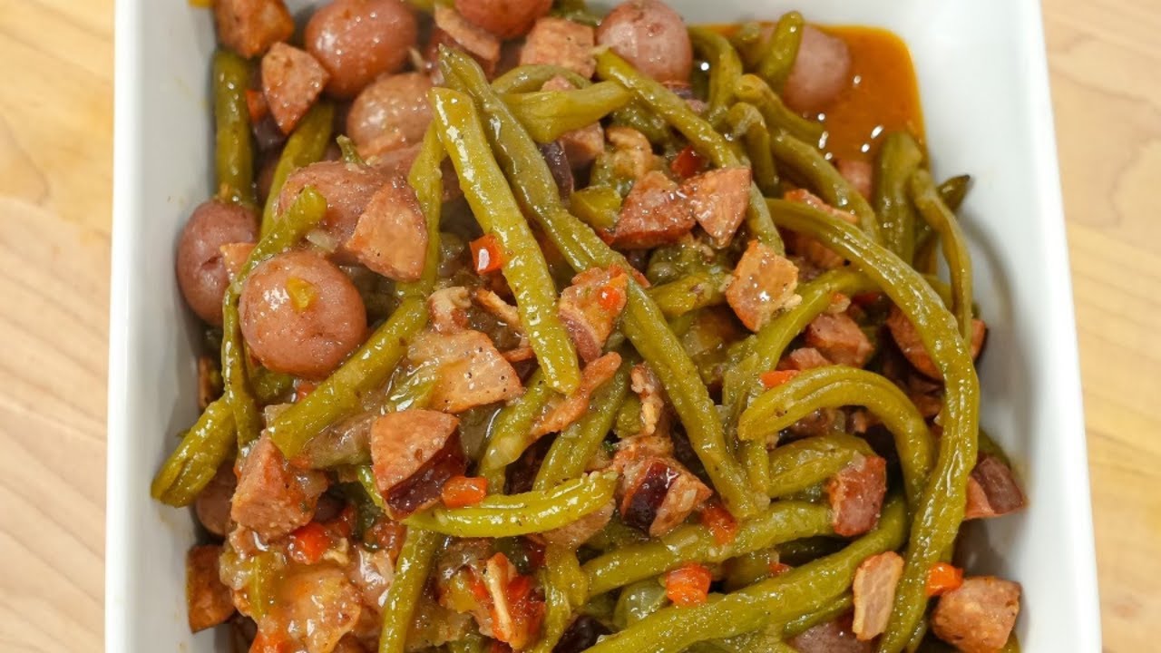 My Family Is ADDICTED To These Smothered Green Beans