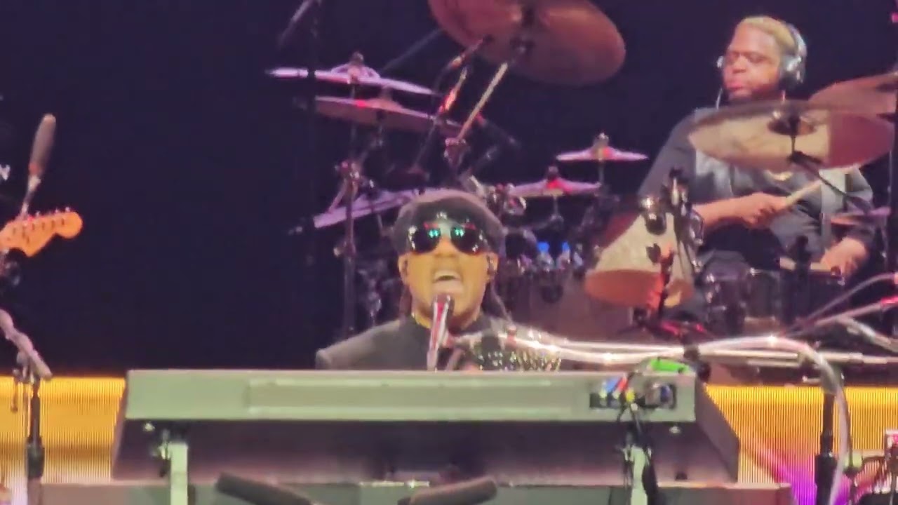 Stevie Wonder - Superstition- Live - Manchester, UK, July 25