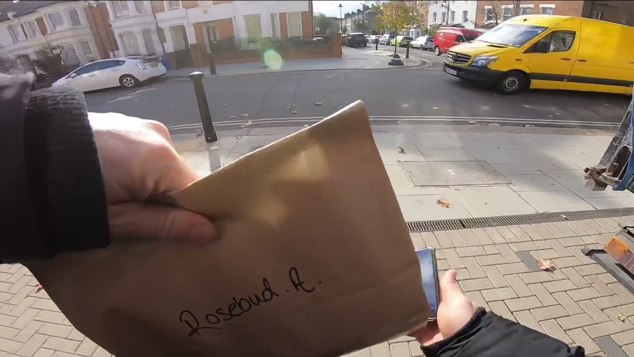 QUAL É MELHOR?MOTO OU BIKE PRA COMEÇAR Á TRABALHAR NO DELIVERY AQUI EM LONDRES. Motoboy em Londres
