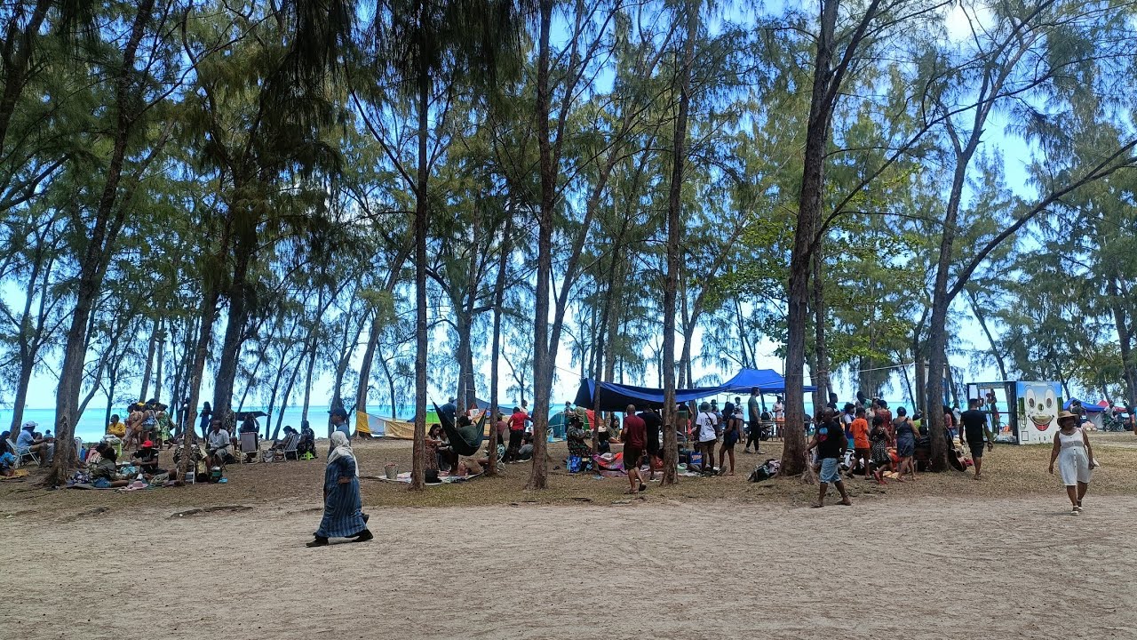 Saturday - Mon Choisy Public Beach 🇲🇺 🌞