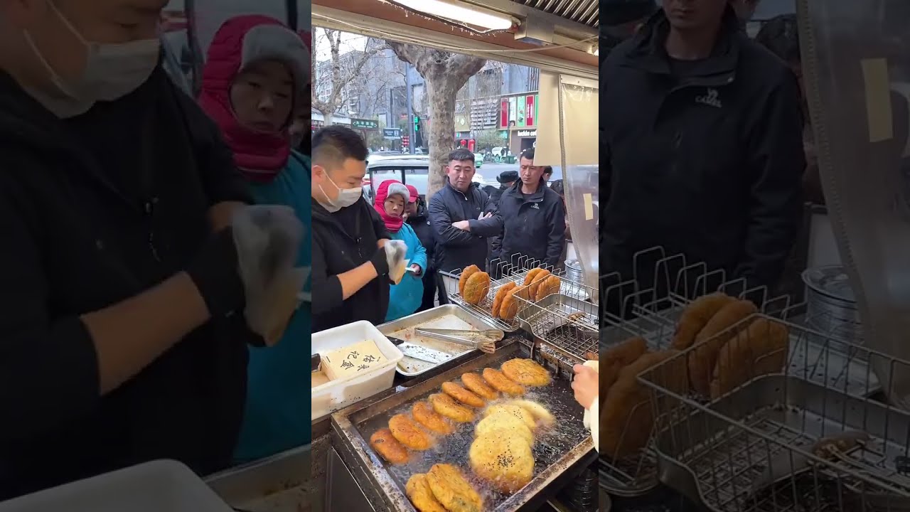 Set up a stall and sell 1,000 scallion pancakes every day!