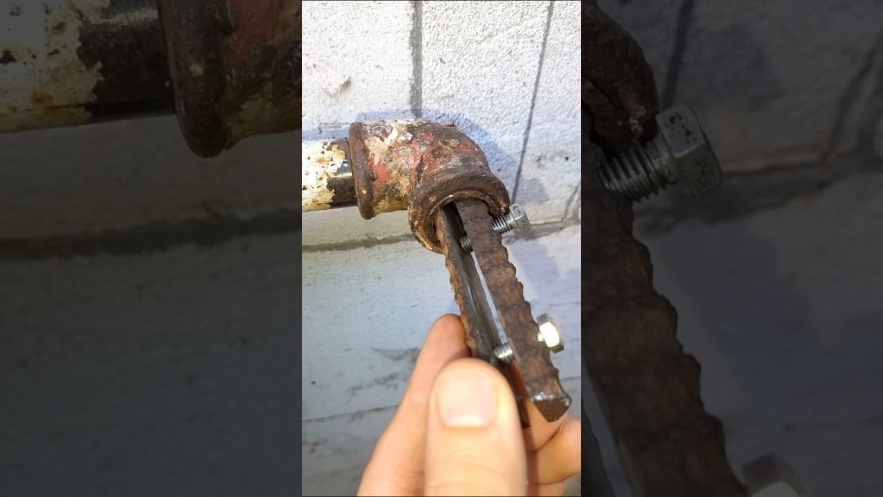 Genius DIY Plumbing Idea! Great Method to Remove Broken Faucet Threads from a Pipe #diy #plumbing