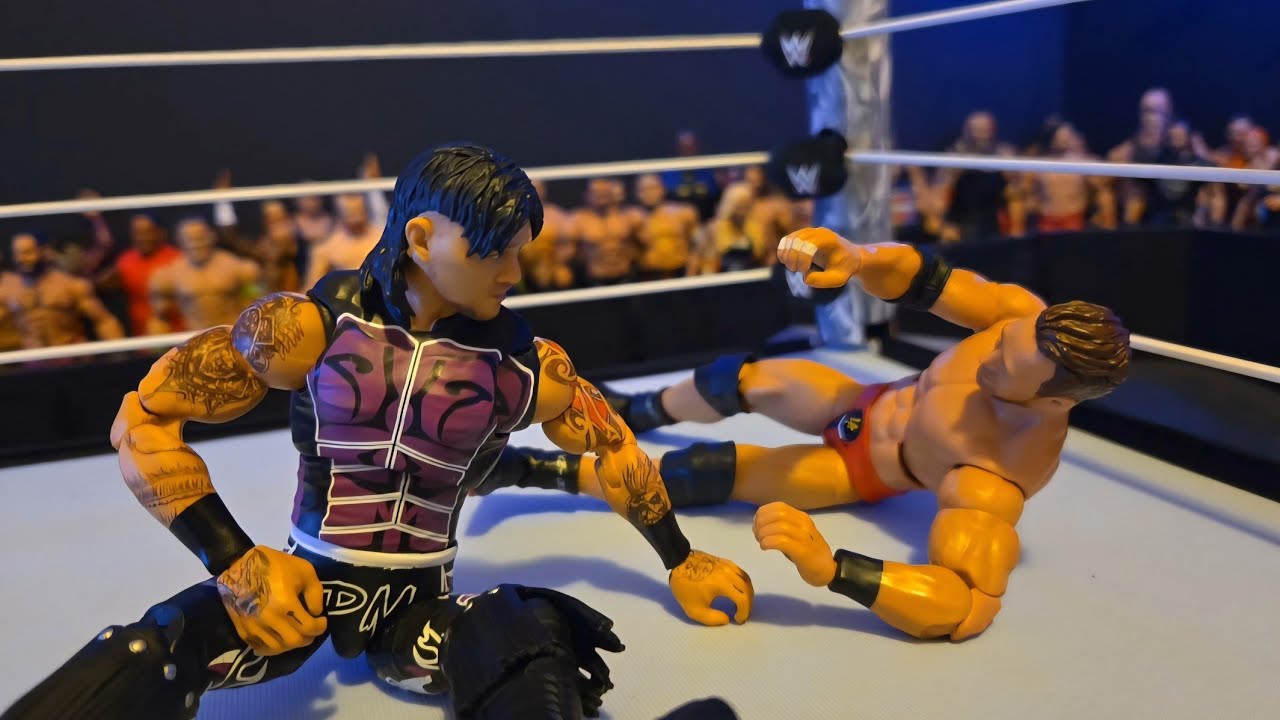 LA KNIGHT TAKES ON DOMINIK MYSTERIO FOR HIS CHAMPIONSHIP MATCH AT SURVIVOR SERIES