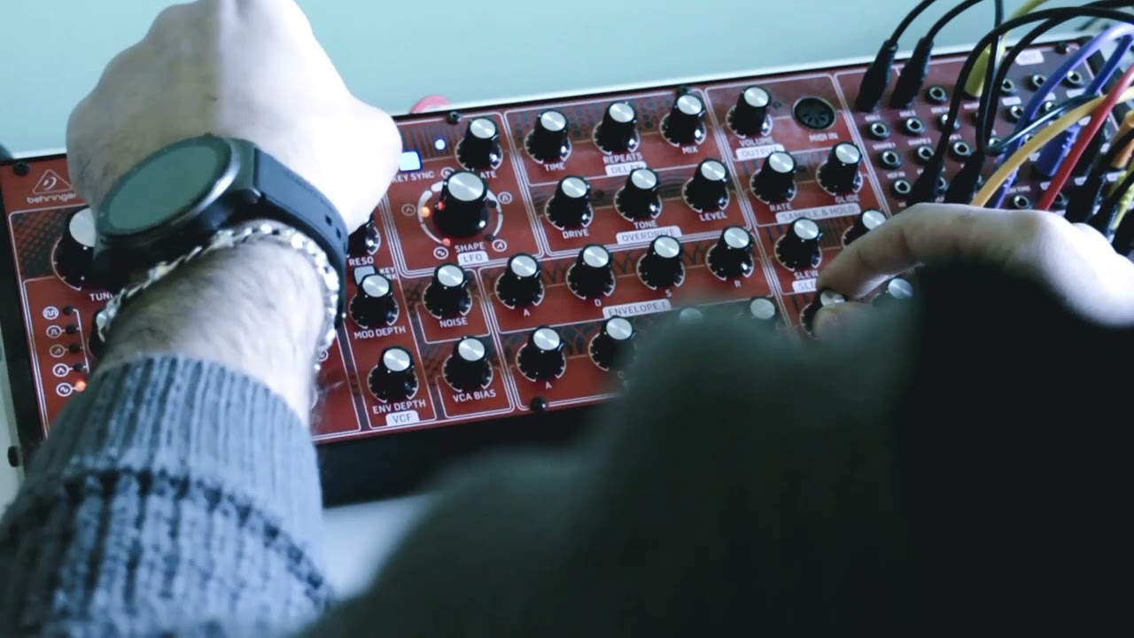 Techno Jam with only Neutron Behringer.