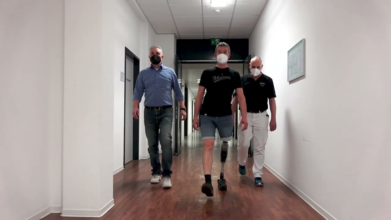 ORTEMA Prothesen-Technik: Das Intuy Knee leitet die Zukunft der aktiven Kniegelenke ein.