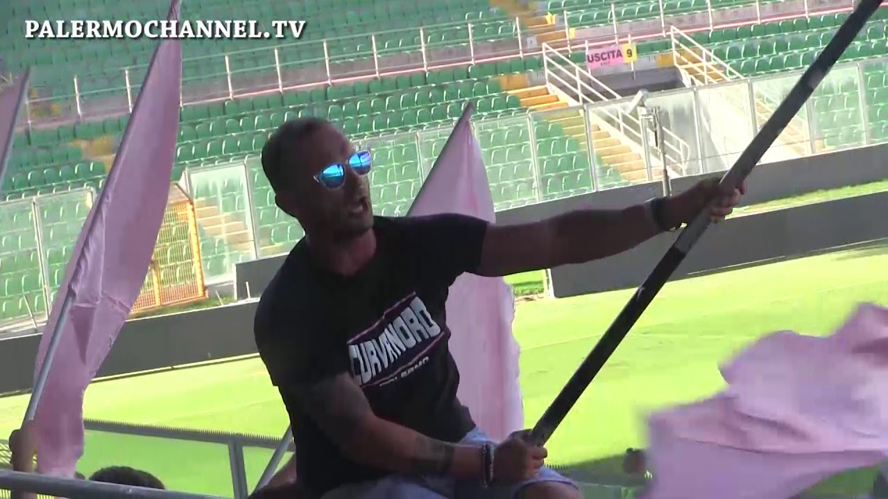 Allenamento Palermo del 31 Luglio 2018. Ingresso squadra e cori tifosi
