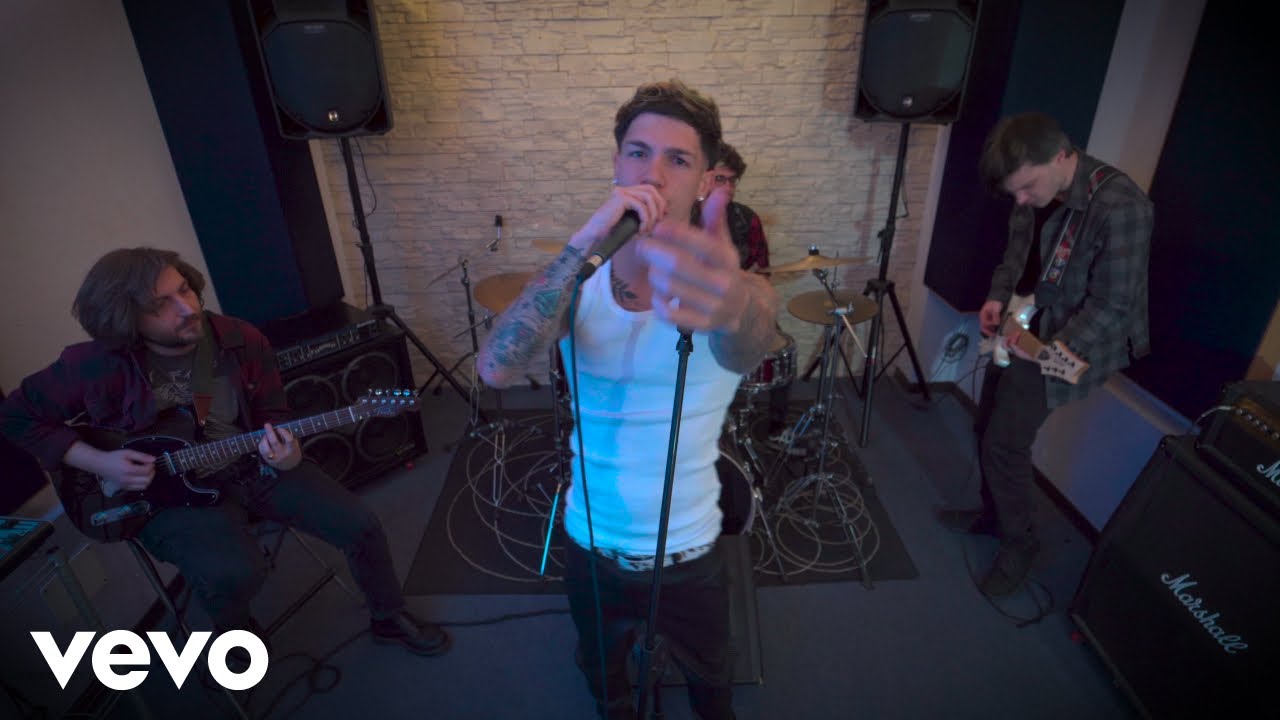 Giovane Miska, Manuelyto - Bugie (Official)