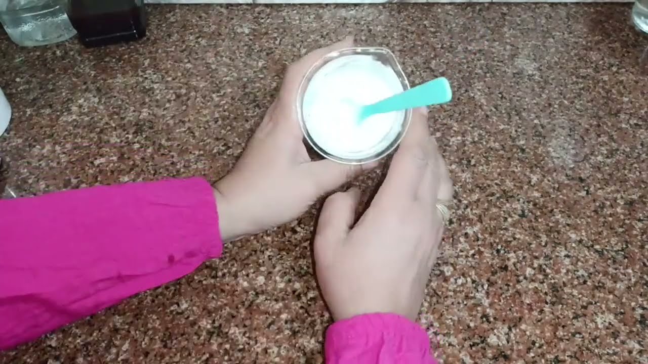 كورس كريم مقشر ومرطب من قاعدة كريم 