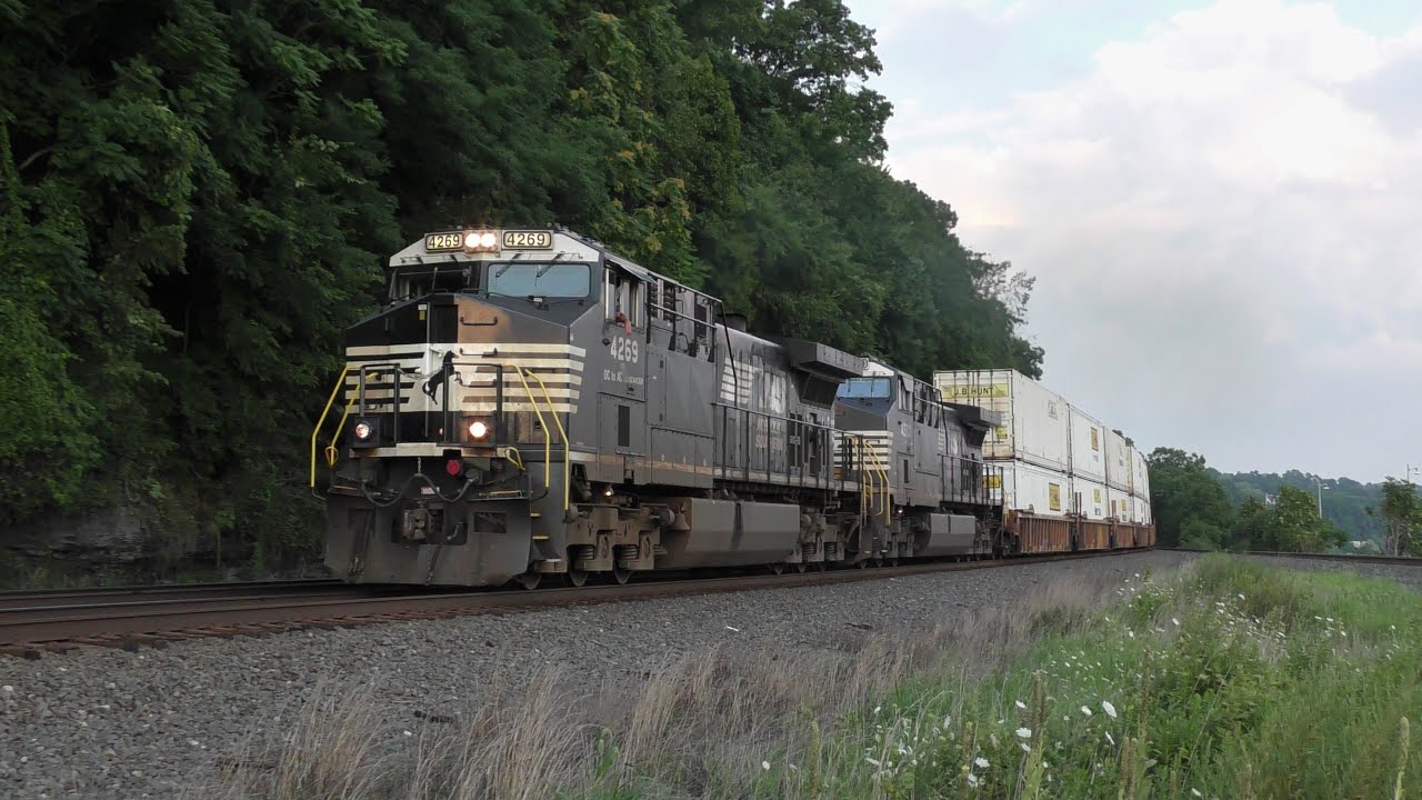 NS AC44C6Ms Screaming in Notch 8 thru Emsworth - 7/21/2022