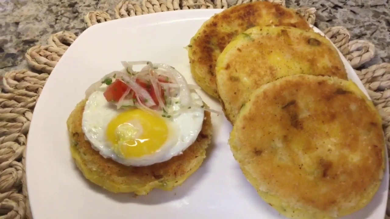 TORTILLAS O TORTITAS DE YUCA( ECUADOR)