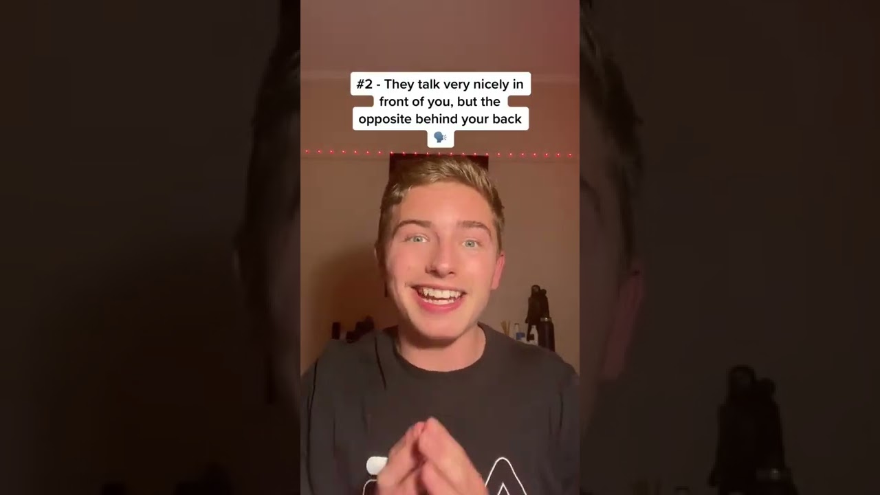 HIDDEN Signs You&rsquo;re In A Toxic Friendship 🦠 #shorts