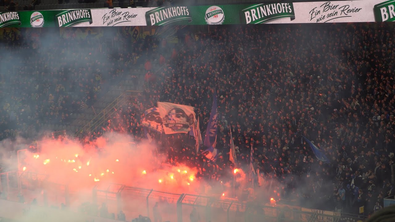 [3-1] Borussia Dortmund - VfL Bochum 28.01.2024, Torjubel, Support und Pyrotechnik zur 2. Halbzeit!