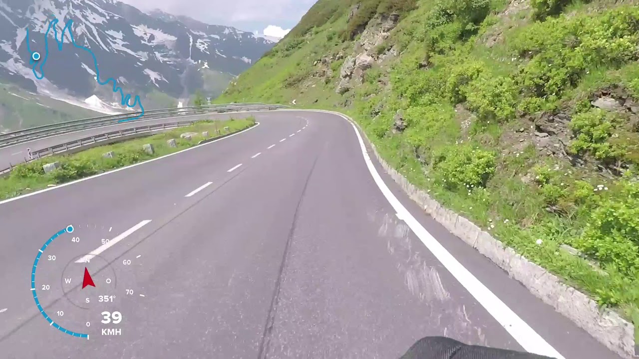 Großglockner Abfahrt mit Tachoeinblendung mit Tretroller