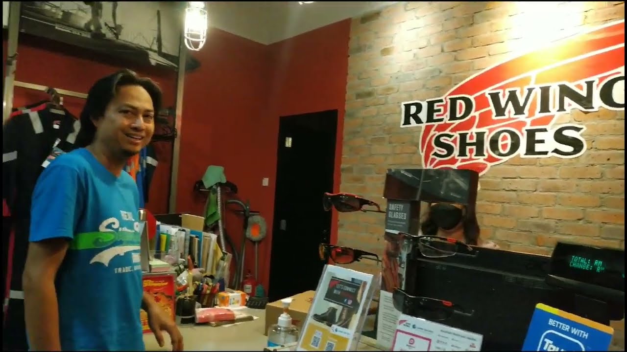 Aku termakan racun sendiri, Iron Ranger 8085 di butik Red Wing, Avenue K, Kuala Lumpur, Malaysia,