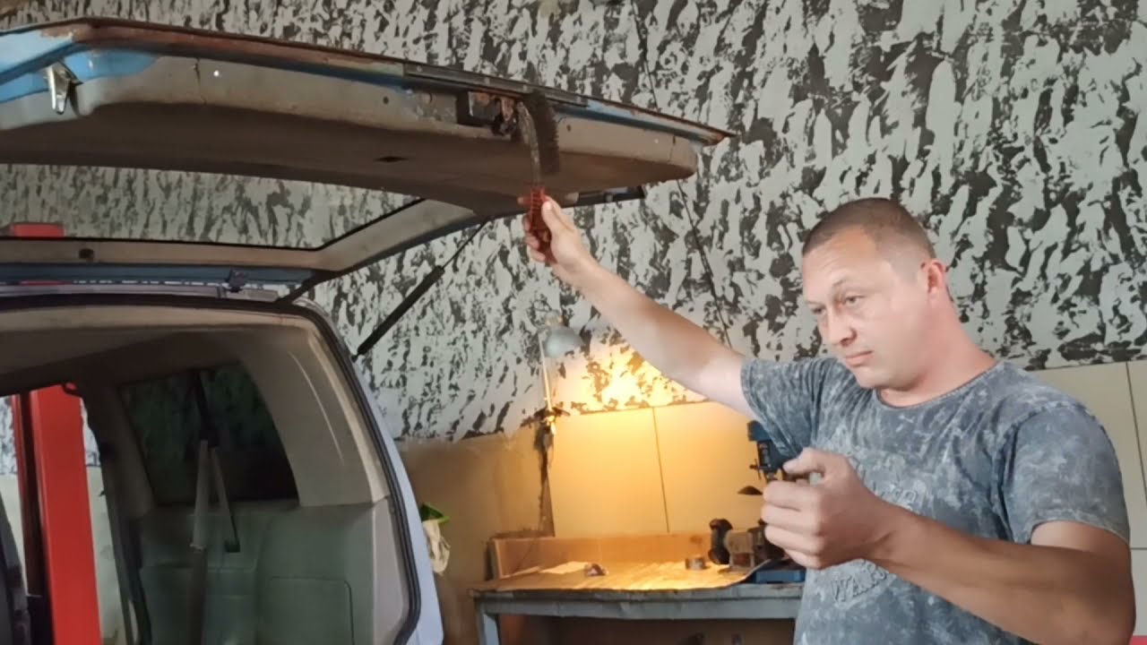VW T4. Ремонт замка задней двери