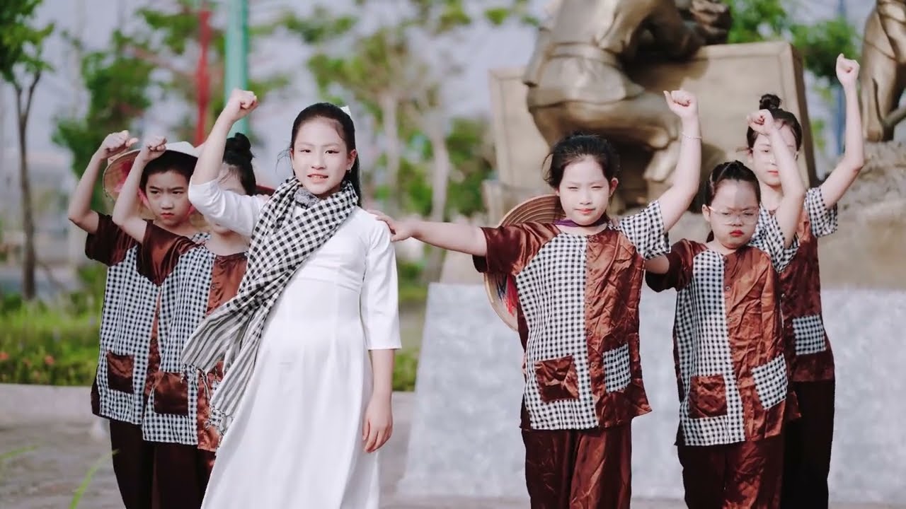 Hoàng Linh Đan 5a8 Cẩm Trung -Cẩm Phả - Quảng Ninh || Chuyện kể về bác hồ 2024