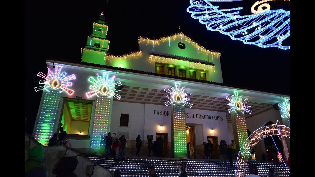 Iluminación navideña Cerro de Monserrate 2018, alumbrado navideño Colorleds, Bogotá, Colombia
