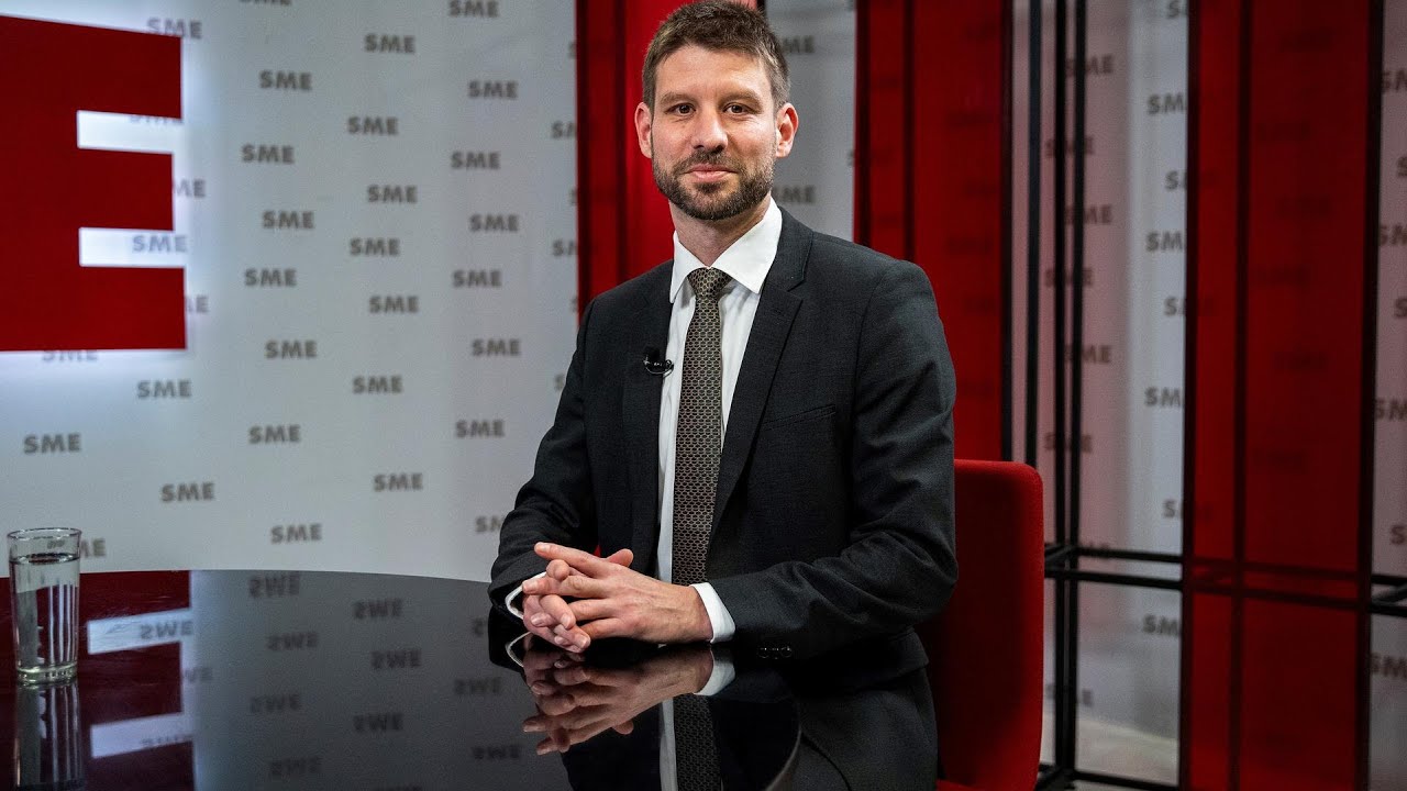 &Scaron;imečka: Odkedy Fico &scaron;ikanuje moju rodinu Smer kles&aacute; a PS st&uacute;pa. Nevyzer&aacute;, že to funguje