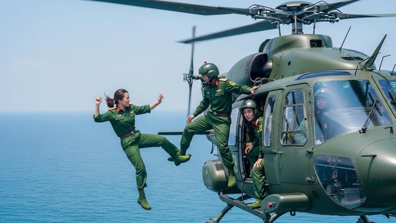 Bị Đá Khỏi Trực Thăng Giữa Biển :  Không Ai Ngờ Cô Gái Này Là Con Của 2 Thượng Tướng