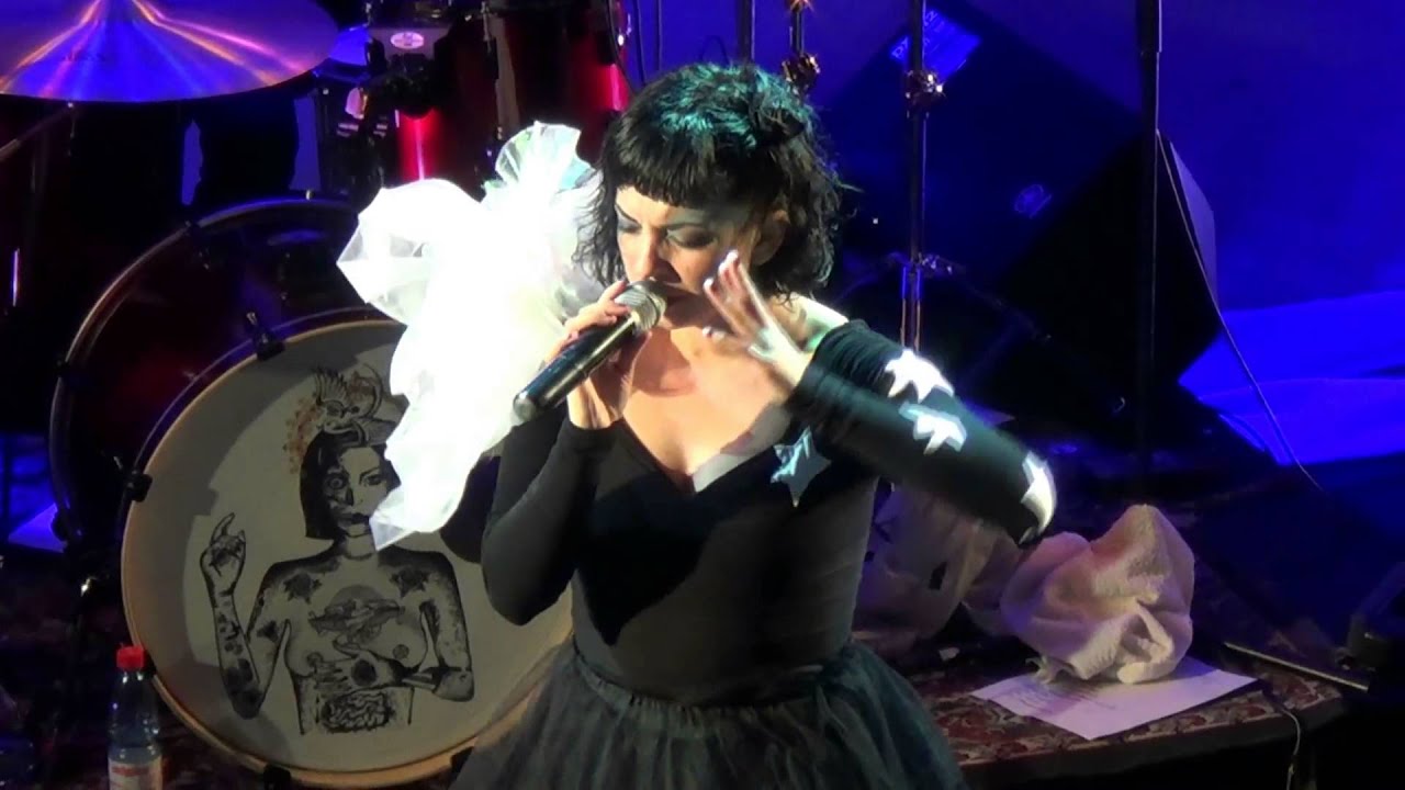 Mon Laferte - Orgasmo Para Dos (Sala Scd Vespucio 15.11.2013)