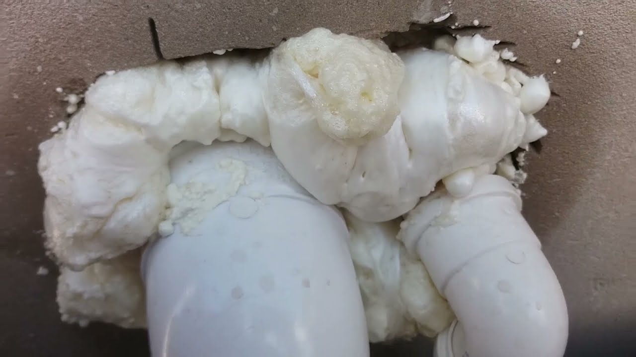 Como vedar com espuma expansiva.