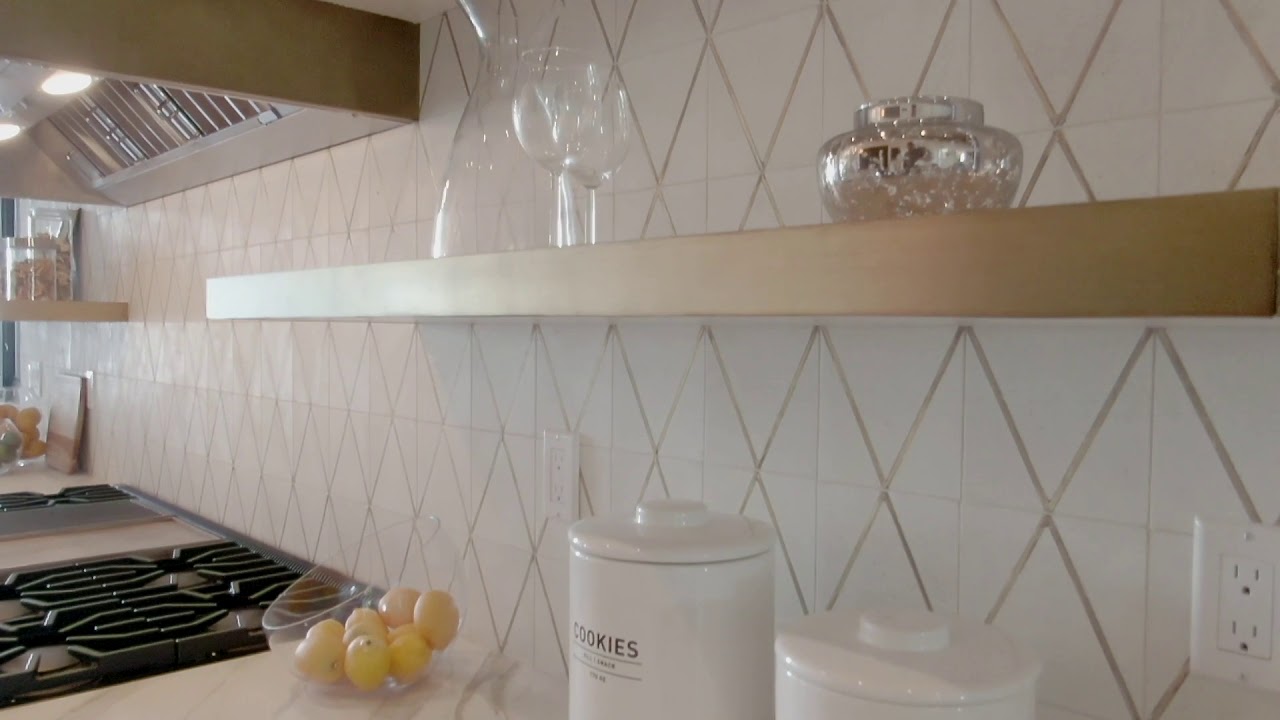 Neolith Calacatta Gold — Luxury Kitchen | Los Angeles, CA