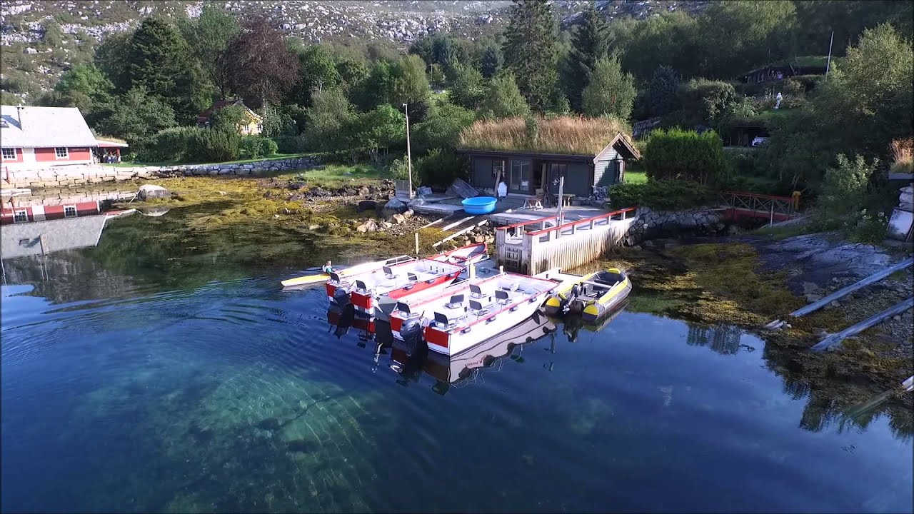 Bugta - Flytende hytter (Floating cabins)