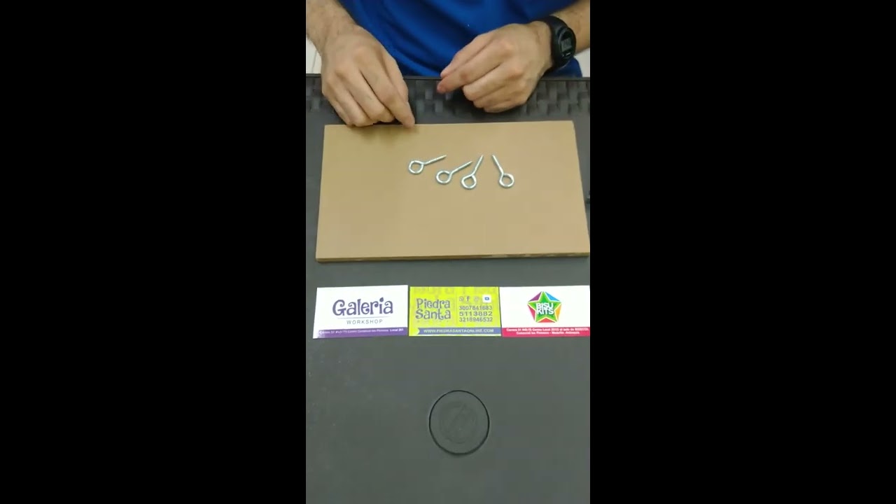 telar artesanal completo, con madera y tornillos.