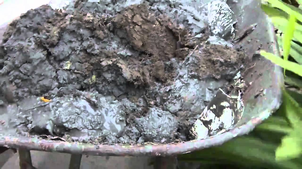 Christchurch Earthquake  Showing the sand liquefaction process with vibration