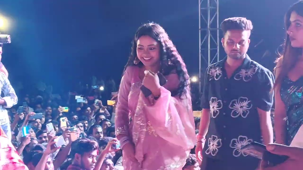 Arvind akela kallu stage so 